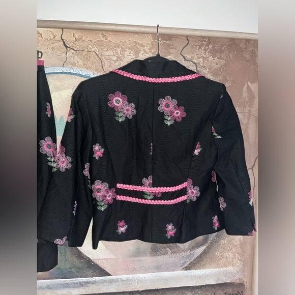 Cynthia Steffe Skirt-Blazer Embroidered Set - Picture 11 of 11